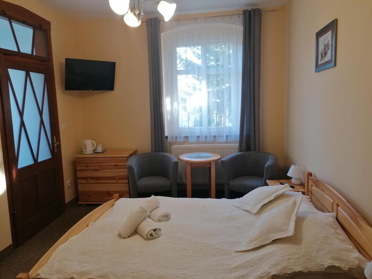 Pensjonat Mimoza Swieradow-Zdroj Bagian luar foto